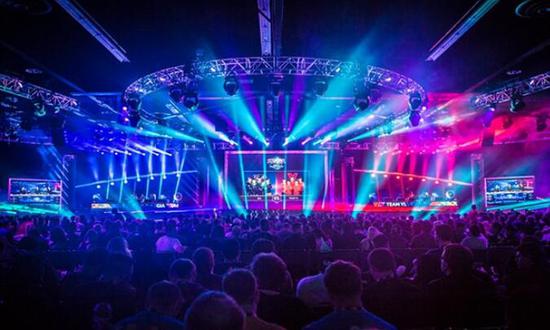 映了英国足 映了英国足