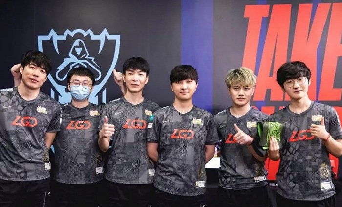 灯的引导下 灯的引导下